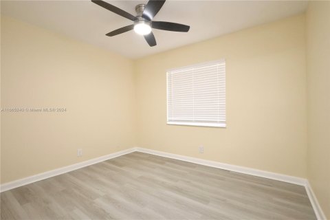 Copropriété à vendre à Lauderdale Lakes, Floride: 2 chambres, 80.36 m2 № 1377469 - photo 7