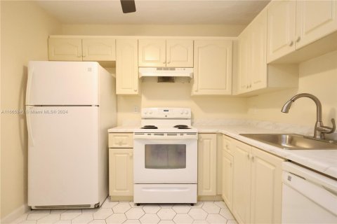 Condo in Lauderdale Lakes, Florida, 2 bedrooms  № 1377469 - photo 3