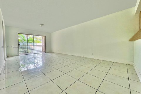 Condo in Coral Springs, Florida, 2 bedrooms  № 1377511 - photo 9