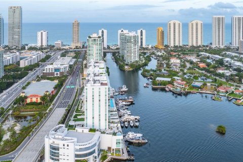 Copropriété à vendre à Sunny Isles Beach, Floride: 2 chambres, 130.34 m2 № 1377512 - photo 1