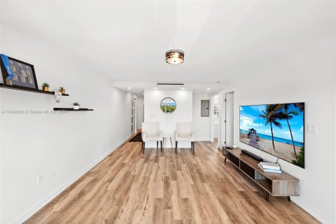 Copropriété à vendre à Miami Beach, Floride: 2 chambres, 76.27 m2 № 1224384 - photo 2