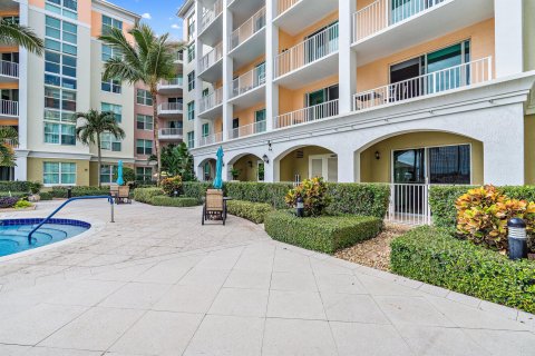 Condominio en venta en Lantana, Florida, 2 dormitorios, 104.98 m2 № 1104749 - foto 15