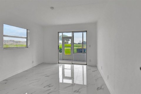 Condominio en venta en Delray Beach, Florida, 2 dormitorios, 81.75 m2 № 1180385 - foto 19