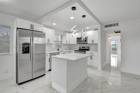 Copropriété à vendre à Delray Beach, Floride: 2 chambres, 81.75 m2 № 1180385 - photo 1