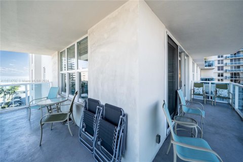 Condominio en venta en Hollywood, Florida, 2 dormitorios, 123.84 m2 № 1236288 - foto 7