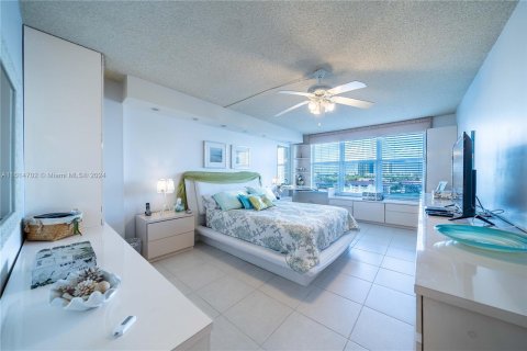 Condominio en venta en Hollywood, Florida, 2 dormitorios, 123.84 m2 № 1236288 - foto 20