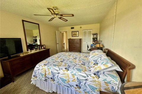 Condo in Port Richey, Florida, 1 bedroom  № 1434485 - photo 17