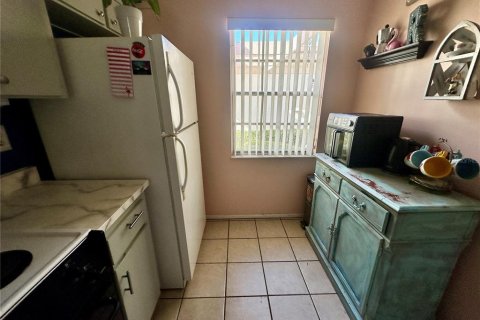 Condo in Port Richey, Florida, 1 bedroom  № 1434485 - photo 9