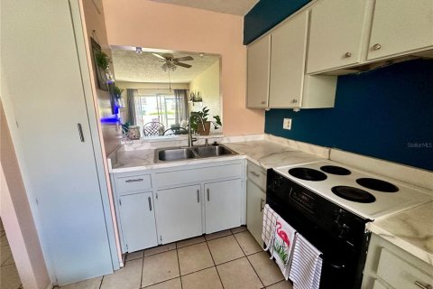 Condo in Port Richey, Florida, 1 bedroom  № 1434485 - photo 10