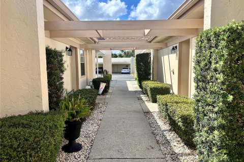 Condo in Port Richey, Florida, 1 bedroom  № 1434485 - photo 1