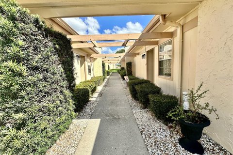 Condo in Port Richey, Florida, 1 bedroom  № 1434485 - photo 27