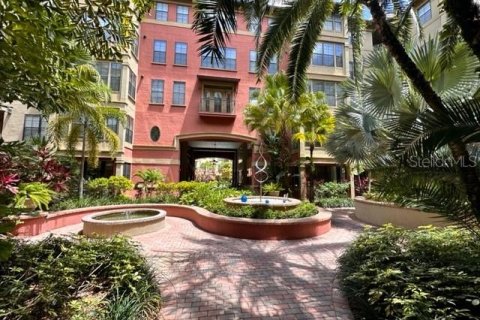 Condominio en venta en Orlando, Florida, 2 dormitorios, 103.03 m2 № 565527 - foto 2