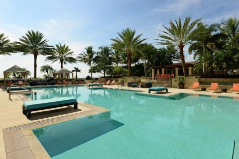 Condo in West Palm Beach, Florida, 2 bedrooms  № 1435427 - photo 16