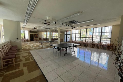 Condominio en venta en Hallandale Beach, Florida, 2 dormitorios, 104.98 m2 № 1316162 - foto 18