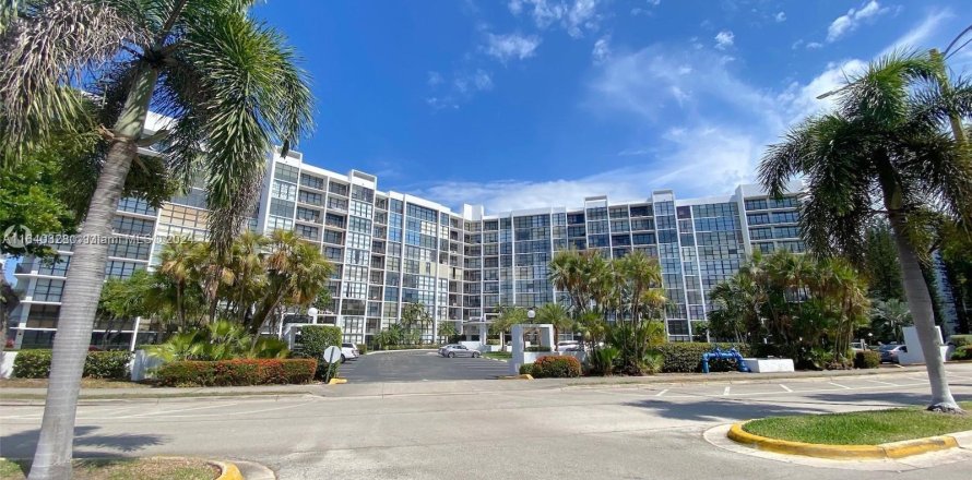 Condo à Hallandale Beach, Floride, 2 chambres  № 1316162