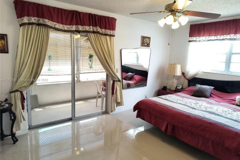 Condominio en venta en Deerfield Beach, Florida, 1 dormitorio, 65.03 m2 № 1092560 - foto 16