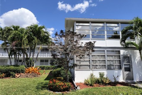 Condominio en venta en Deerfield Beach, Florida, 1 dormitorio, 65.03 m2 № 1092560 - foto 24