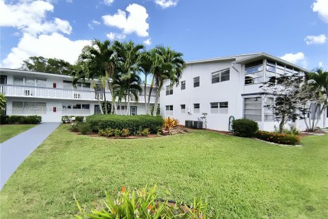 Condominio en venta en Deerfield Beach, Florida, 1 dormitorio, 65.03 m2 № 1092560 - foto 28