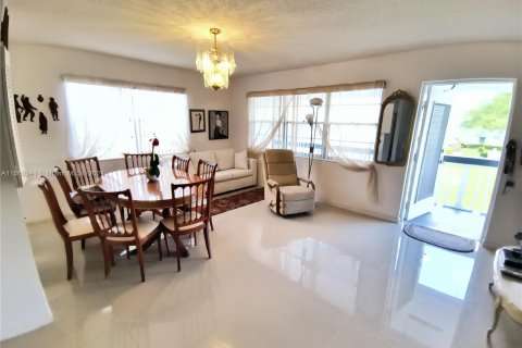 Condo in Deerfield Beach, Florida, 1 bedroom  № 1092560 - photo 8