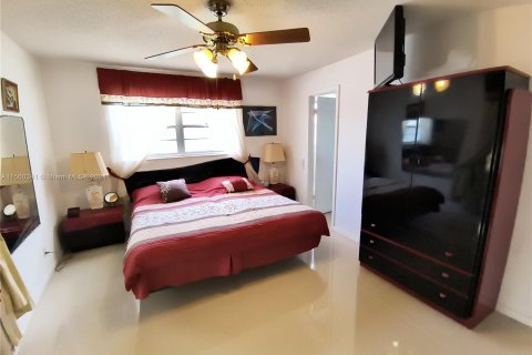 Condominio en venta en Deerfield Beach, Florida, 1 dormitorio, 65.03 m2 № 1092560 - foto 15