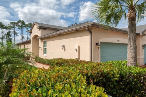 Casa en venta en Port St. Lucie, Florida, 2 dormitorios, 150.13 m2 № 1092521 - foto 1