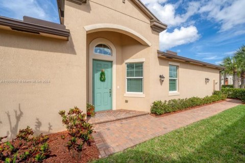 Casa en venta en Port St. Lucie, Florida, 2 dormitorios, 150.13 m2 № 1092521 - foto 2
