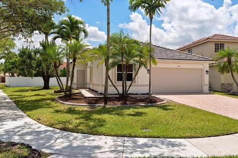 Villa ou maison à vendre à Weston, Floride: 4 chambres, 171.96 m2 № 1159841 - photo 2