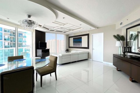 Condominio en venta en Sunny Isles Beach, Florida, 3 dormitorios, 135.73 m2 № 1099966 - foto 19