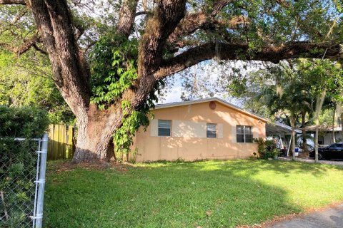 House in West Park, Florida 4 bedrooms, 116.87 sq.m. № 1099919 - photo 6