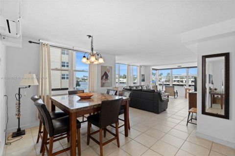 Copropriété à vendre à Pompano Beach, Floride: 2 chambres, 106.84 m2 № 1181393 - photo 27