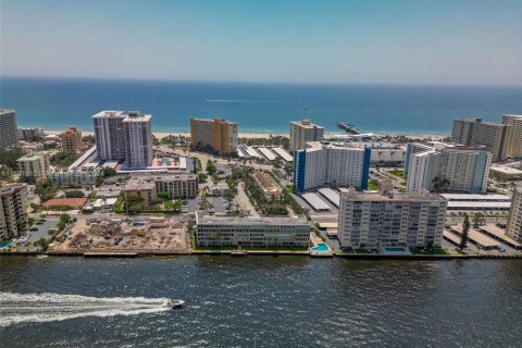 Condo in Pompano Beach, Florida, 2 bedrooms  № 1181393 - photo 18