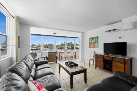 Copropriété à vendre à Pompano Beach, Floride: 2 chambres, 106.84 m2 № 1181393 - photo 29