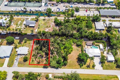 Terreno en venta en Punta Gorda, Florida № 1150143 - foto 4