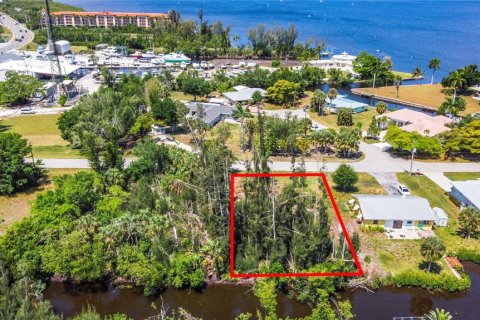 Terreno en venta en Punta Gorda, Florida № 1150143 - foto 3