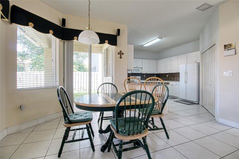 Villa ou maison à vendre à Pembroke Pines, Floride: 4 chambres, 251.95 m2 № 1080525 - photo 26