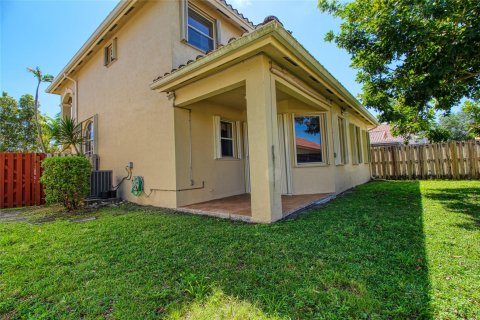 Villa ou maison à vendre à Pembroke Pines, Floride: 4 chambres, 251.95 m2 № 1080525 - photo 2