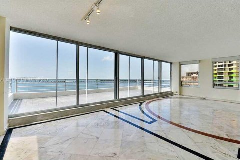 Condo in Miami, Florida, 4 bedrooms  № 1004210 - photo 5