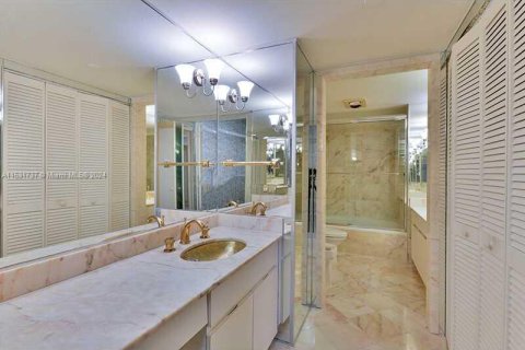 Condominio en venta en Miami, Florida, 4 dormitorios, 224.08 m2 № 1004210 - foto 12