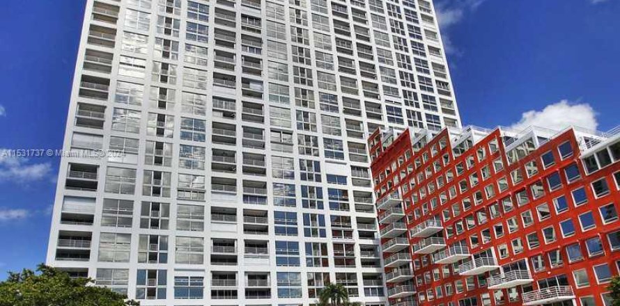 Condo à Miami, Floride, 4 chambres  № 1004210