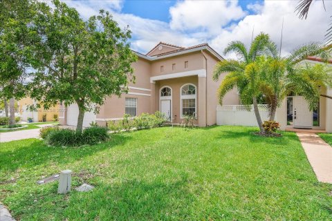 Villa ou maison à vendre à Pembroke Pines, Floride: 4 chambres, 205.13 m2 № 596721 - photo 3