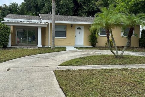 House in Seminole, Florida 3 bedrooms, 114.83 sq.m. № 1351411 - photo 3