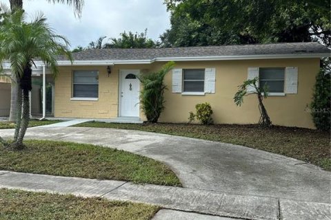 Villa ou maison à louer à Seminole, Floride: 3 chambres, 114.83 m2 № 1351411 - photo 4