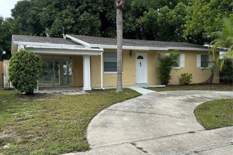 House in Seminole, Florida 3 bedrooms, 114.83 sq.m. № 1351411 - photo 2