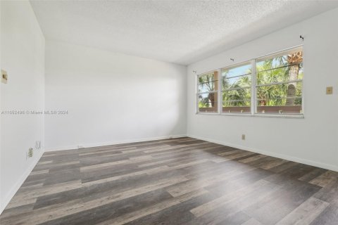 Copropriété à vendre à Coconut Creek, Floride: 1 chambre, 68.93 m2 № 1345550 - photo 18