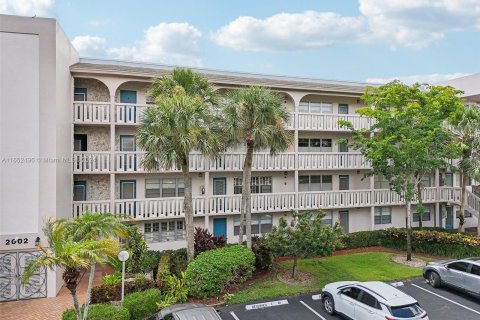 Condo in Coconut Creek, Florida, 1 bedroom  № 1345550 - photo 1