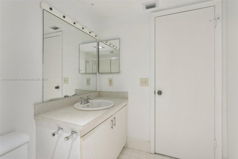 Copropriété à vendre à Coconut Creek, Floride: 1 chambre, 68.93 m2 № 1345550 - photo 16