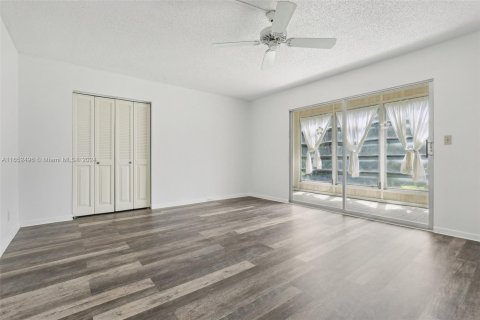 Copropriété à vendre à Coconut Creek, Floride: 1 chambre, 68.93 m2 № 1345550 - photo 6