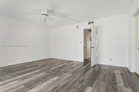 Copropriété à vendre à Coconut Creek, Floride: 1 chambre, 68.93 m2 № 1345550 - photo 13