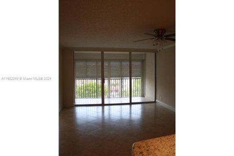 Copropriété à louer à Lauderhill, Floride: 2 chambres, 102.19 m2 № 1345482 - photo 4