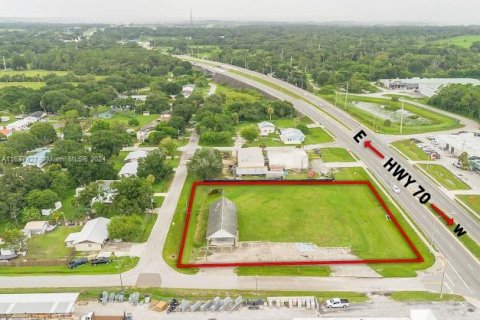 Commercial property in Okeechobee, Florida № 1309864 - photo 7